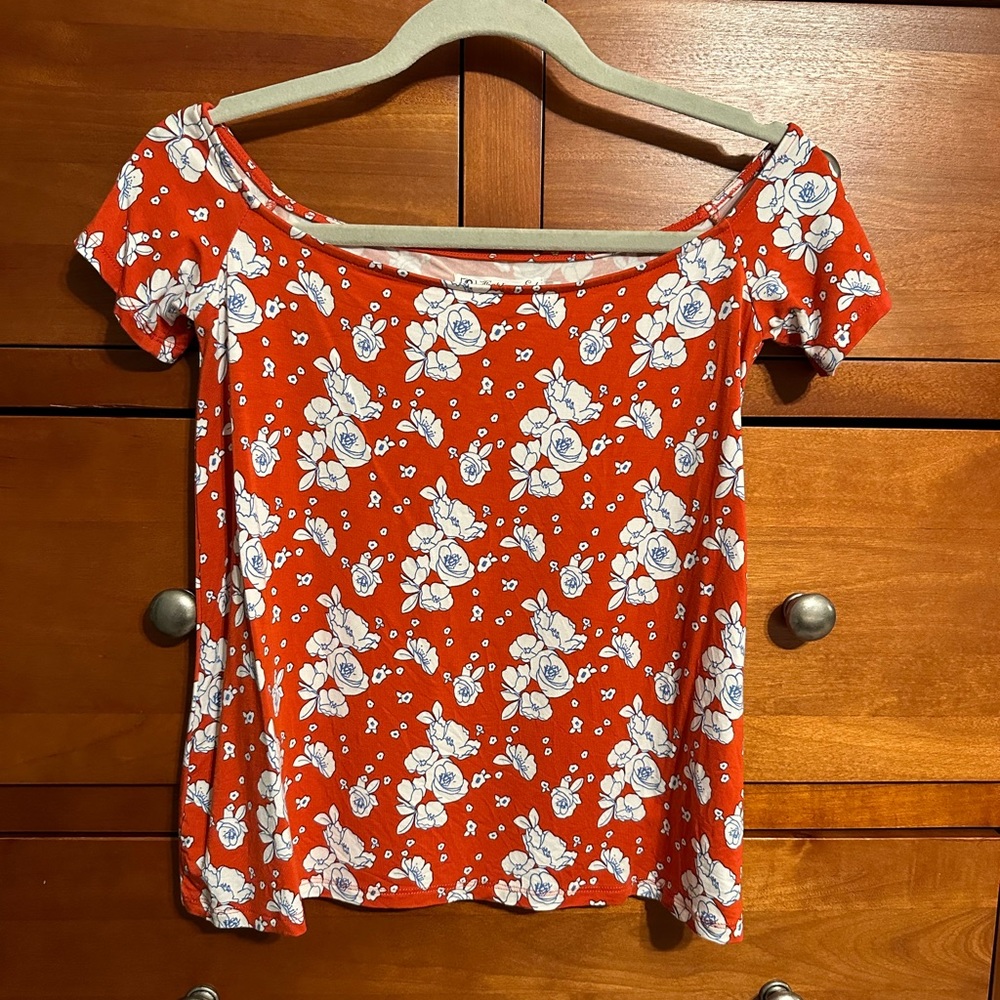 Off the shoulder fighting Eel top